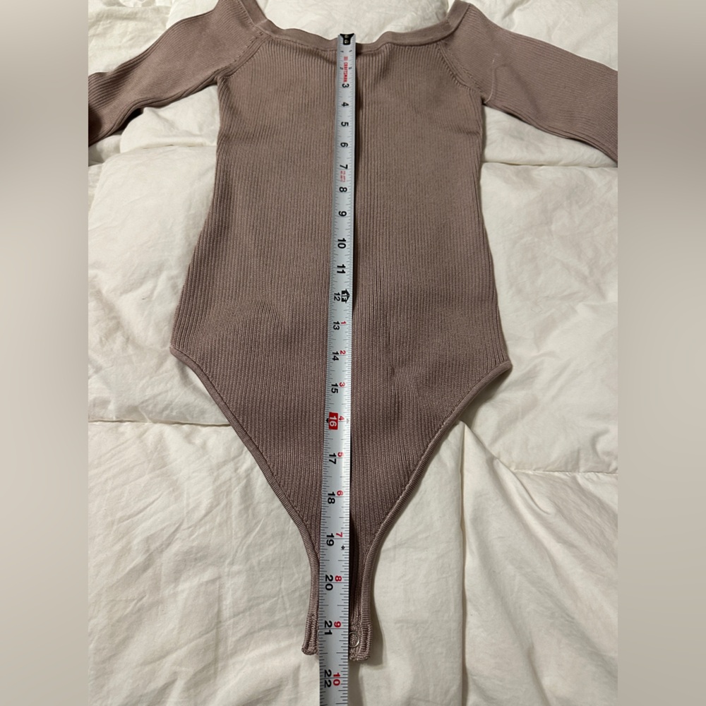 Good American Ribbed Knit Bodysuit - NWOT - Size 3 (L) Beige - Picture 11 of 11